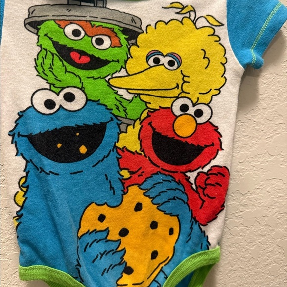 Sesame Street Blue and Green Onesie Size 3/6 Months - Picture 3 of 5